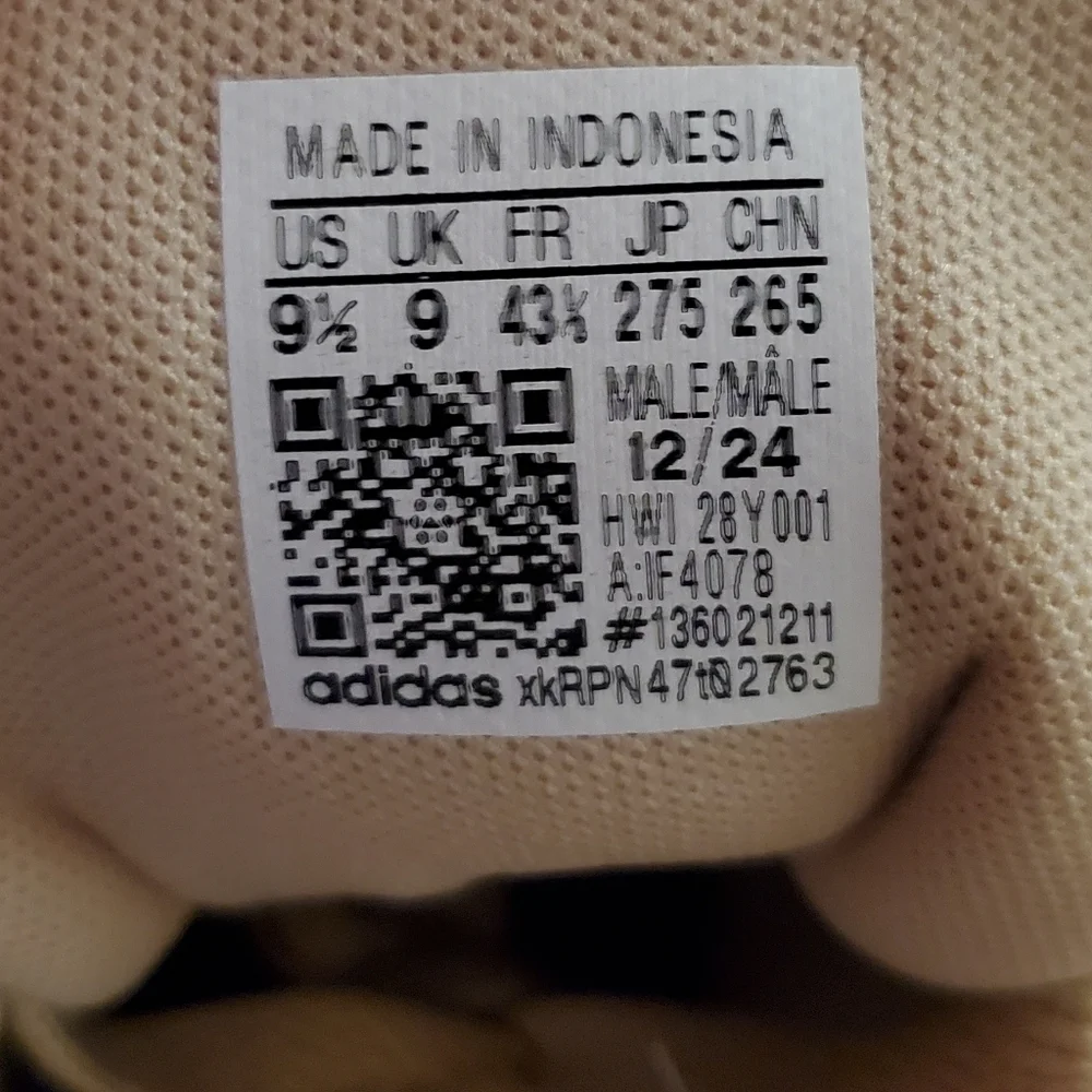 Adidas Urban Court Size 9.5 Men Sneakers